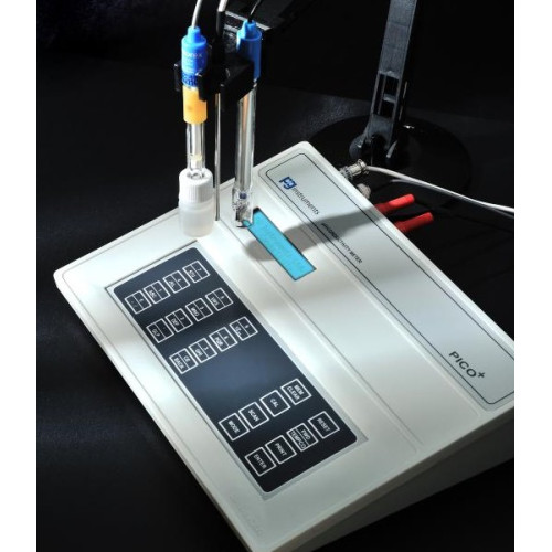 pH and Conductivity Meters pH and Conductivity Meters